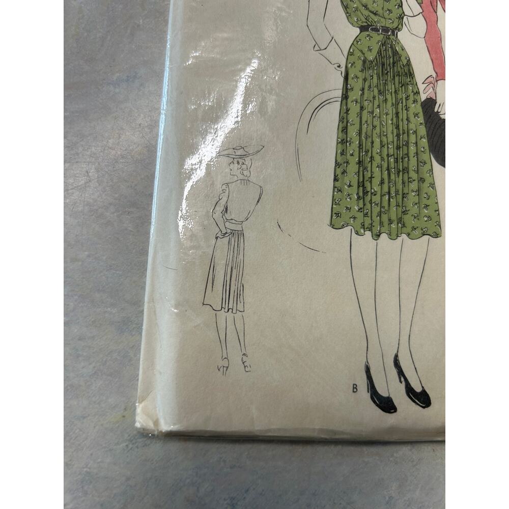 Vintage 1940's Vogue Special Designs Pattern #S-4225 One Piece Dress HTF RARE - Picture 5 of 6